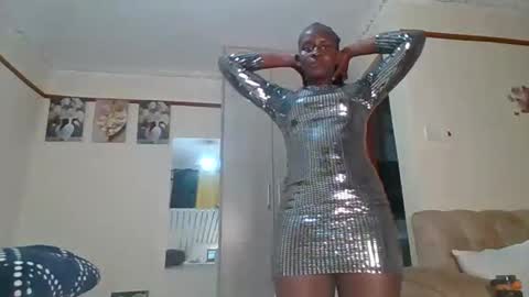 Snapshot of sexyreddebony chatting on 01-16-25, 07:31 sexyreddebony online show from 01-16-25, 07:31