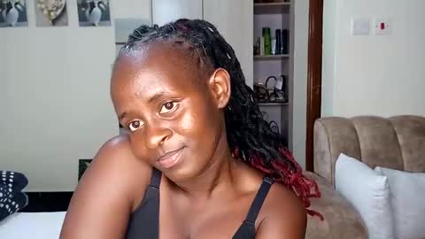 Snapshot of sexyreddebony chatting on 01-17-25, 02:18 sexyreddebony online show from 01-17-25, 02:18