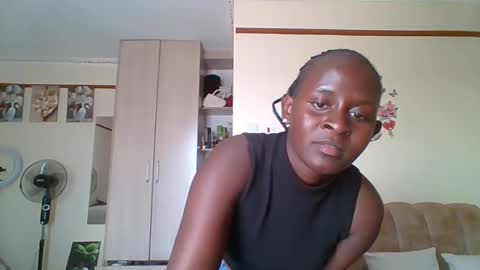 Snapshot of sexyreddebony chatting on 02-23-25, 11:00 sexyreddebony online show from 02-23-25, 11:00