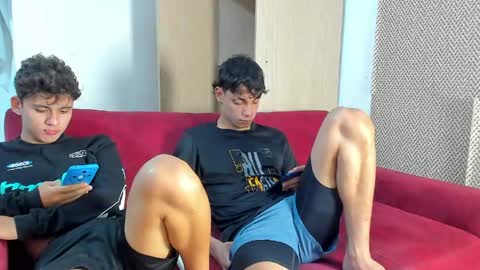 Snapshot of sexys_boys18 chatting on 04-25-26, 07:44 MATIAS-18 THIAHO -18 MAX-19 NICOKALY-19 CAIN-19 MOD ESTEBAN online show from 04-25-26, 07:44