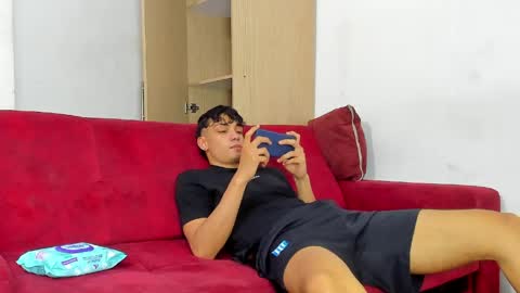 Snapshot of sexys_boys18 chatting on 05-26-26, 07:21 MATIAS-18 THIAHO -18 MAX-19 NICOKALY-19 CAIN-19 MOD ESTEBAN online show from 05-26-26, 07:21