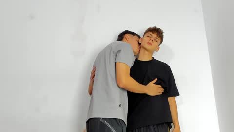 Snapshot of sexys_boys18 chatting on 06-01-26, 08:32 MATIAS-18 THIAHO -18 MAX-19 NICOKALY-19 CAIN-19 MOD ESTEBAN online show from 06-01-26, 08:32