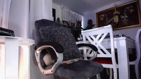 Snapshot of sexyshemale4uxxx chatting on 01-21-25, 12:18 online show from 01-21-25, 12:18
