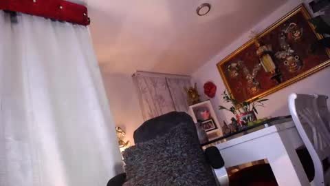 Snapshot of sexyshemale4uxxx chatting on 02-22-25, 05:02 online show from 02-22-25, 05:02