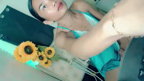 Snapshot of sexyshinixx chatting on 10-09-25, 08:40 sexyshinixx online show from 10-09-25, 08:40