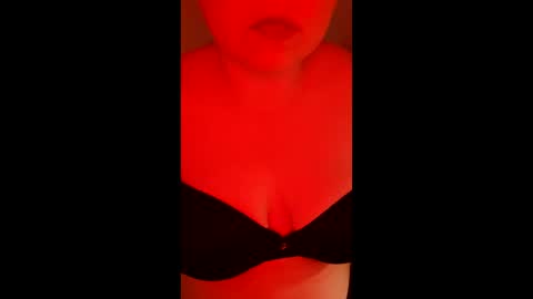 Snapshot of sexysidney22 chatting on 04-19-26, 05:29 sexysidney22 online show from 04-19-26, 05:29