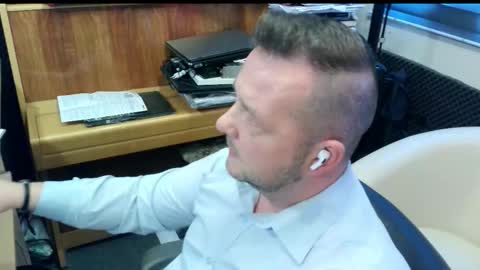 Snapshot of sexysteve80 chatting on 10-27-25, 01:04 sexysteve80 online show from 10-27-25, 01:04