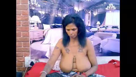 Snapshot of sexyva4u2luv chatting on 05-05-26, 06:38 sexyva4u2luv online show from 05-05-26, 06:38