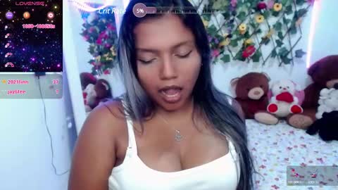 Snapshot of sexyvaldiry chatting on 01-10-25, 12:17 sexyvaldiry online show from 01-10-25, 12:17