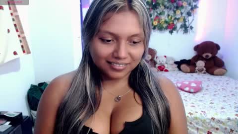 Snapshot of sexyvaldiry chatting on 02-08-25, 12:49 sexyvaldiry online show from 02-08-25, 12:49
