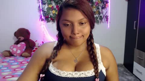 Snapshot of sexyvaldiry chatting on 10-15-25, 08:31 sexyvaldiry online show from 10-15-25, 08:31
