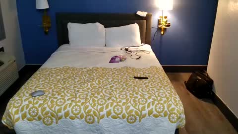 Snapshot of seyerkram831 chatting on 01-24-25, 04:27 LickMeWhereIpEe online show from 01-24-25, 04:27