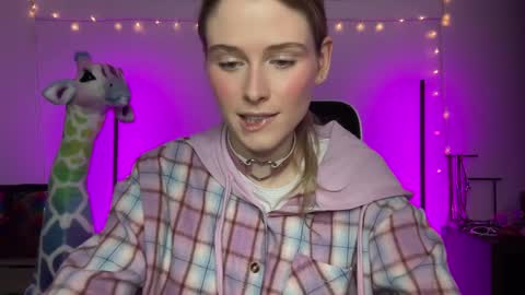 Snapshot of shadebabe chatting on 12-29-24, 04:59 shadebabe online show from 12-29-24, 04:59