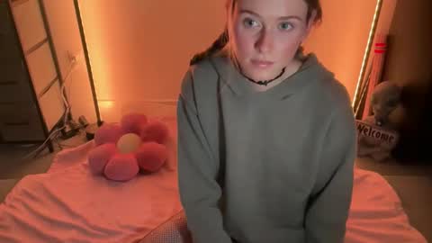 Snapshot of shadebabe chatting on 11-01-25, 06:59 shadebabe online show from 11-01-25, 06:59