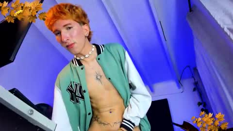 Snapshot of shadow_claw chatting on 11-14-25, 11:24 shadow claw online show from 11-14-25, 11:24