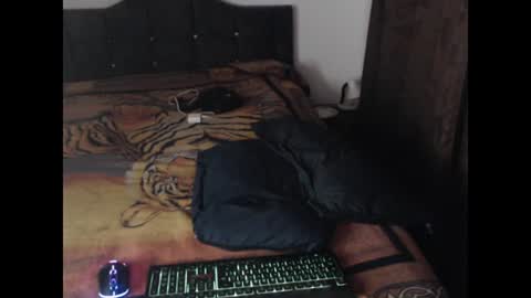 Snapshot of shadow_men_ chatting on 07-05-26, 05:36 james online show from 07-05-26, 05:36