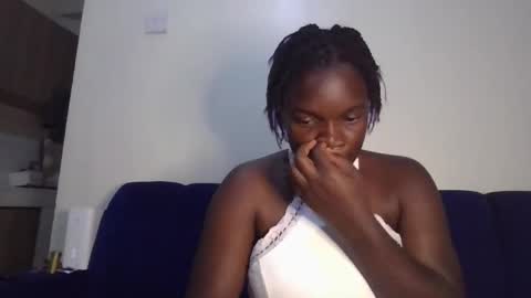 Snapshot of shadowsweet34 chatting on 09-22-25, 09:11 val online show from 09-22-25, 09:11