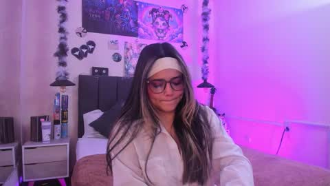 Snapshot of shadya_ chatting on 02-10-26, 03:32 Shadya online show from 02-10-26, 03:32