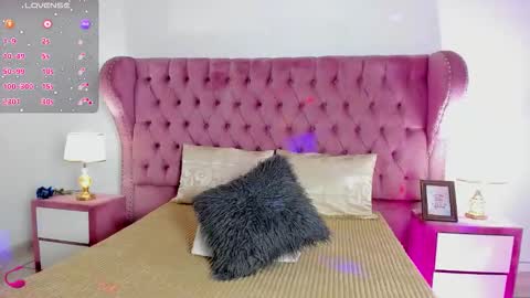 Snapshot of shainabonne chatting on 10-18-25, 08:20 Shaina online show from 10-18-25, 08:20