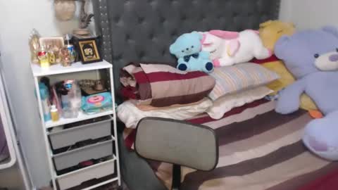 Snapshot of shakiralove28 chatting on 11-03-25, 03:08 shack online show from 11-03-25, 03:08