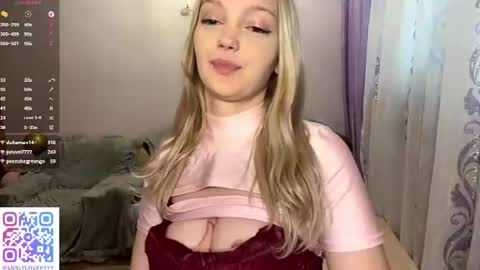 Snapshot of shalaschrantz chatting on 07-06-26, 03:03 Emily online show from 07-06-26, 03:03