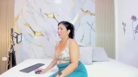 Snapshot of shalomexotic chatting on 07-17-26, 12:01 shalomexotic online show from 07-17-26, 12:01