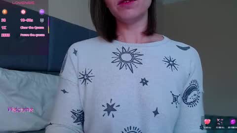 Snapshot of shameless_shalynn chatting on 10-08-25, 05:10 Shalynn online show from 10-08-25, 05:10