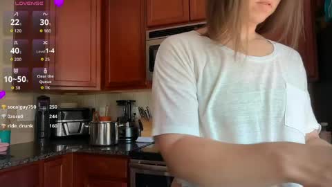 Snapshot of shameless_shalynn chatting on 05-28-26, 04:04 Shalynn online show from 05-28-26, 04:04