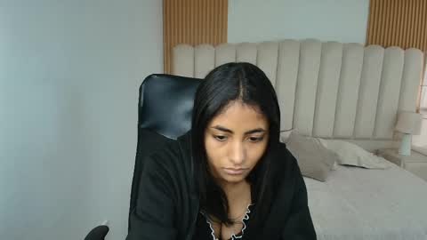 Snapshot of shaneelle chatting on 04-25-26, 01:41 shanelle online show from 04-25-26, 01:41