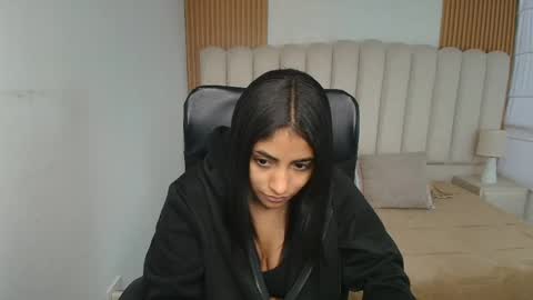Snapshot of shaneelle chatting on 05-18-26, 12:11 shanelle online show from 05-18-26, 12:11