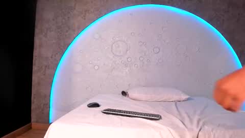 Snapshot of shanelsmiith chatting on 02-08-26, 12:08 Shanel online show from 02-08-26, 12:08