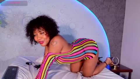 Snapshot of shanelsmiith chatting on 05-15-26, 10:17 Shanel online show from 05-15-26, 10:17