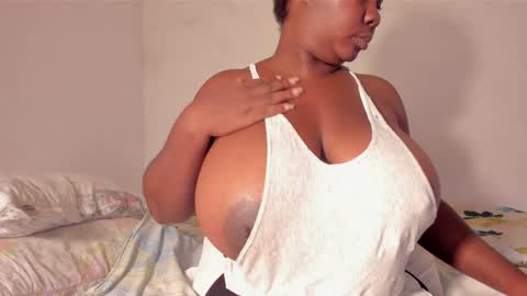 Snapshot of shannick03 chatting on 12-28-24, 12:04 shack03 online show from 12-28-24, 12:04