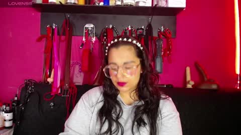 Snapshot of shannon_queen_ chatting on 07-27-26, 01:12 Shannon online show from 07-27-26, 01:12