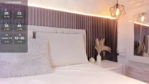 Snapshot of shanonclark chatting on 11-06-25, 07:15 SHANON online show from 11-06-25, 07:15