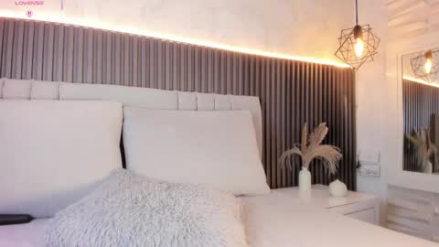 Snapshot of shanonclark chatting on 11-20-25, 07:35 SHANON online show from 11-20-25, 07:35