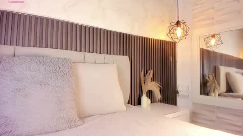 Snapshot of shanonclark chatting on 11-23-25, 11:10 SHANON online show from 11-23-25, 11:10