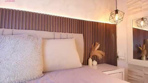 Snapshot of shanonclark chatting on 12-03-25, 07:12 SHANON online show from 12-03-25, 07:12