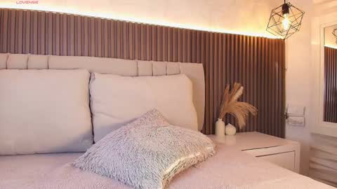 Snapshot of shanonclark chatting on 12-05-25, 07:32 SHANON online show from 12-05-25, 07:32