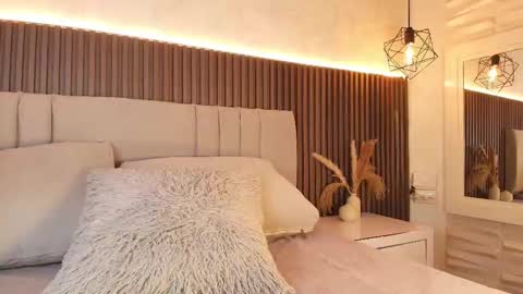 Snapshot of shanonclark chatting on 12-19-25, 09:00 SHANON online show from 12-19-25, 09:00