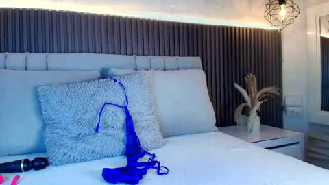 Snapshot of shanonclark chatting on 02-09-26, 07:18 SHANON online show from 02-09-26, 07:18