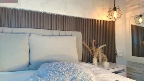 Snapshot of shanonclark chatting on 02-12-26, 09:32 SHANON online show from 02-12-26, 09:32