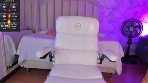 Shantal online show from 11-14-25, 04:33