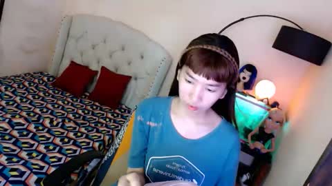 SHANTA FOX  s online show from 11-04-25, 01:27