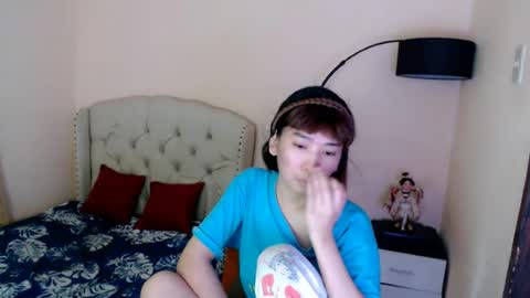 Snapshot of shantalfoxxy chatting on 06-19-26, 01:32 SHANTA FOX s online show from 06-19-26, 01:32