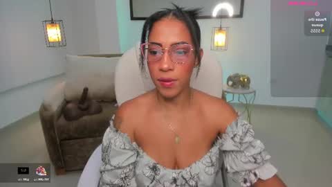 Snapshot of shantall_wills chatting on 07-10-26, 11:02 Shantall wills online show from 07-10-26, 11:02