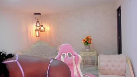 ShantallKnowles online show from 02-25-26, 12:37