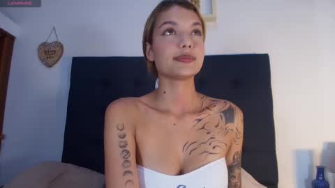 shantallvegga1 online show from 12-19-25, 12:12