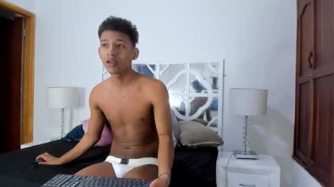 Snapshot of shantiwest chatting on 11-01-25, 03:52 Shanti Wets Brunette online show from 11-01-25, 03:52