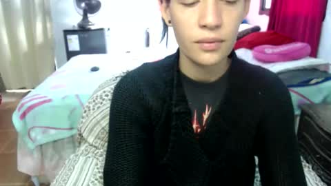 shanyflores5 online show from 04-22-26, 01:12